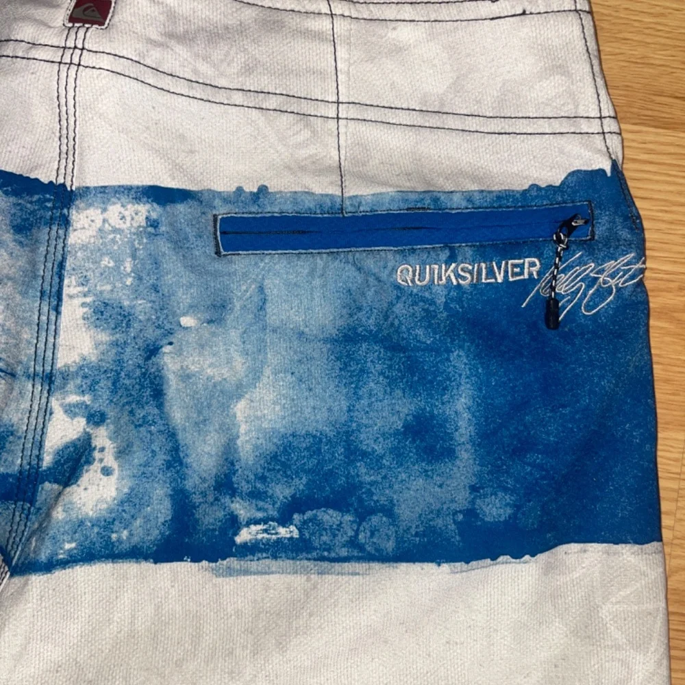 Quicksilver Cypher Kelly Nomad 21Inch Gray and Blue Boardshorts Size 31
